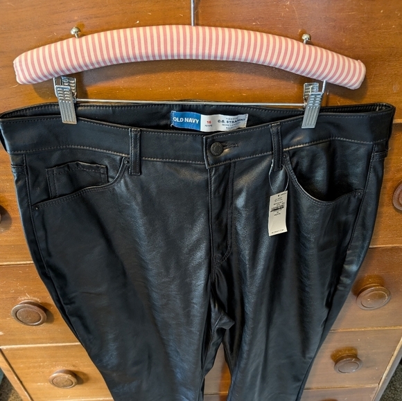 NWT Faux-Leather Black High Rise Straight Leg Stretch Pants 16P - Picture 4 of 15